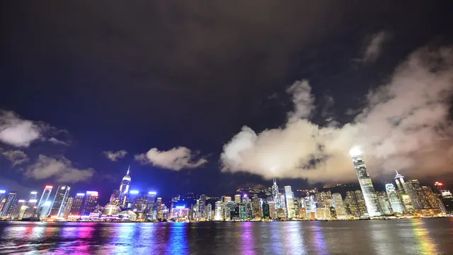 维多利亚港夜景与香港岛天际线